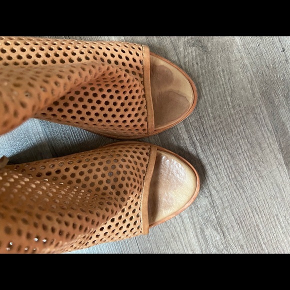 Rag & Bone Tan Leather Cutout Sling back Heel Sandals - Picture 2 of 7